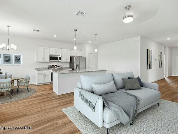 3rd image of 338 Comet Ave SE