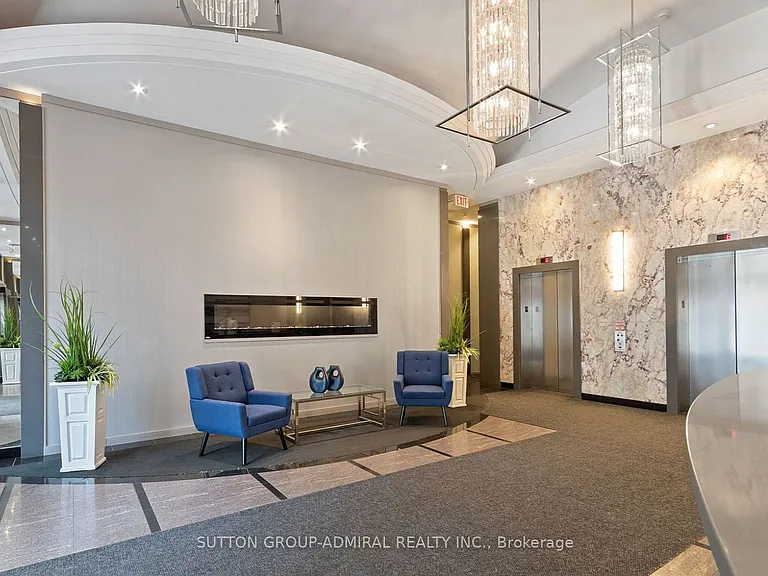 555 Yonge St #510 — Photo 3