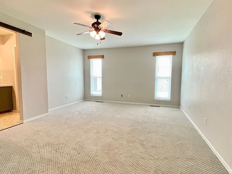 913 Rolling Hills Ter — Photo 12