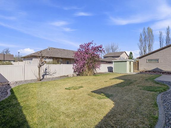 4th image of 627 Kings Glen Loop