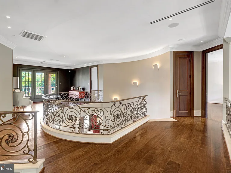 860 Nicholas Run Dr — Photo 93