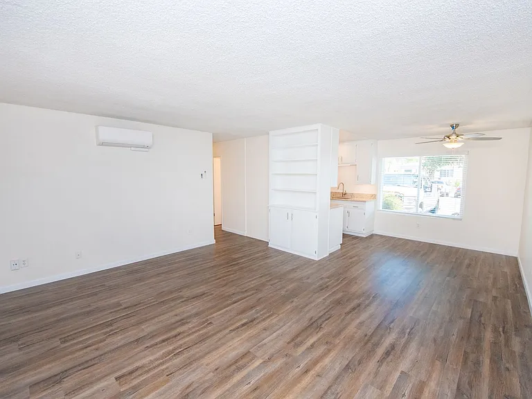 4036 Kansas St — Photo 3