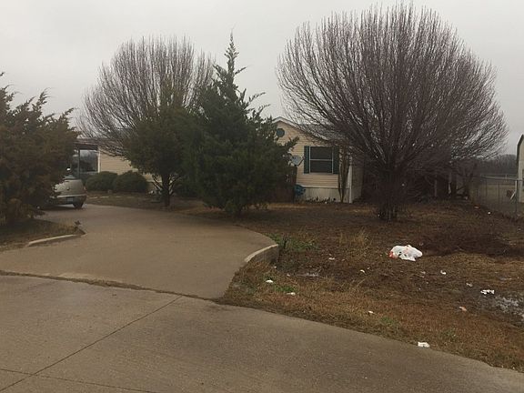3rd image of 132 Squires Ct