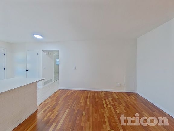 4th image of 1431 Croydon Dr