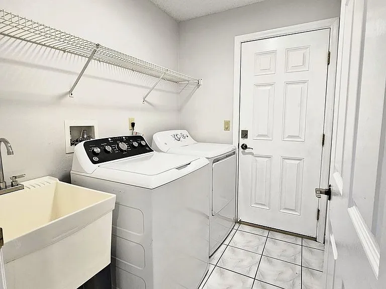 6506 Canterlea Dr — Photo 14