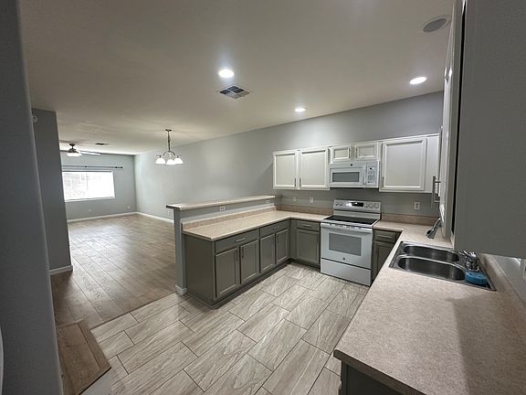 3rd image of 17610 N 17th Pl Unit 3