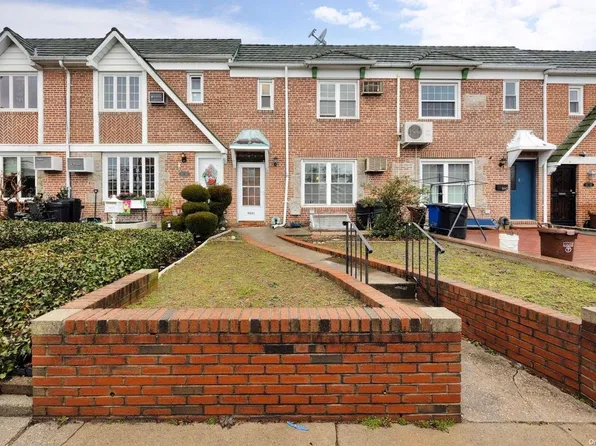 82-41 61 Road, Middle Village, NY 11379
