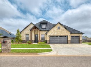 19900 Thornhaven Dr, Edmond, OK 73012