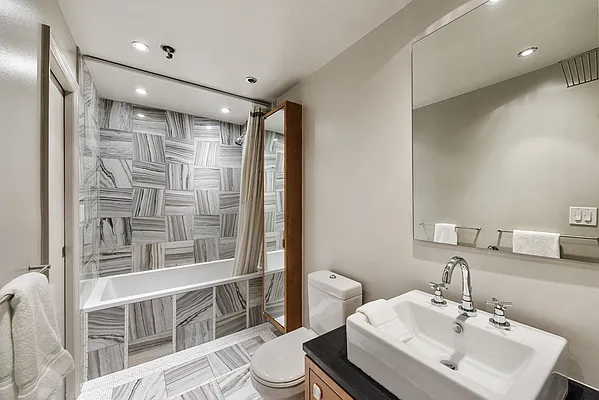 Sold by Nest Seekers International | media 20