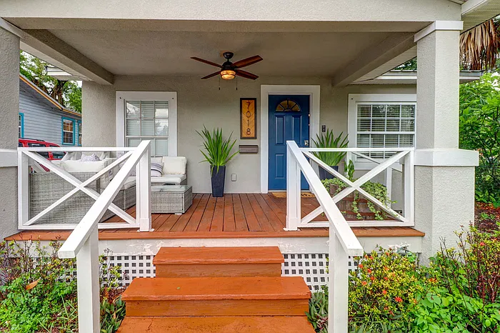 2 bed, 2.0 bath, 880 sqft, $1,900 — Photo 2
