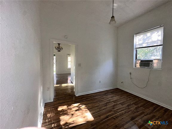 5th image of 1105 N 12th St