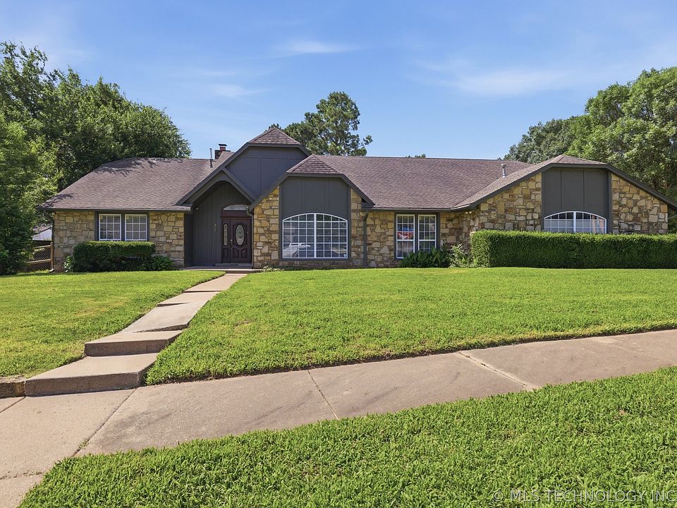 1st image of 501 E Winston Cir