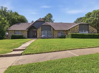 501 E Winston Cir, Broken Arrow, OK 74011