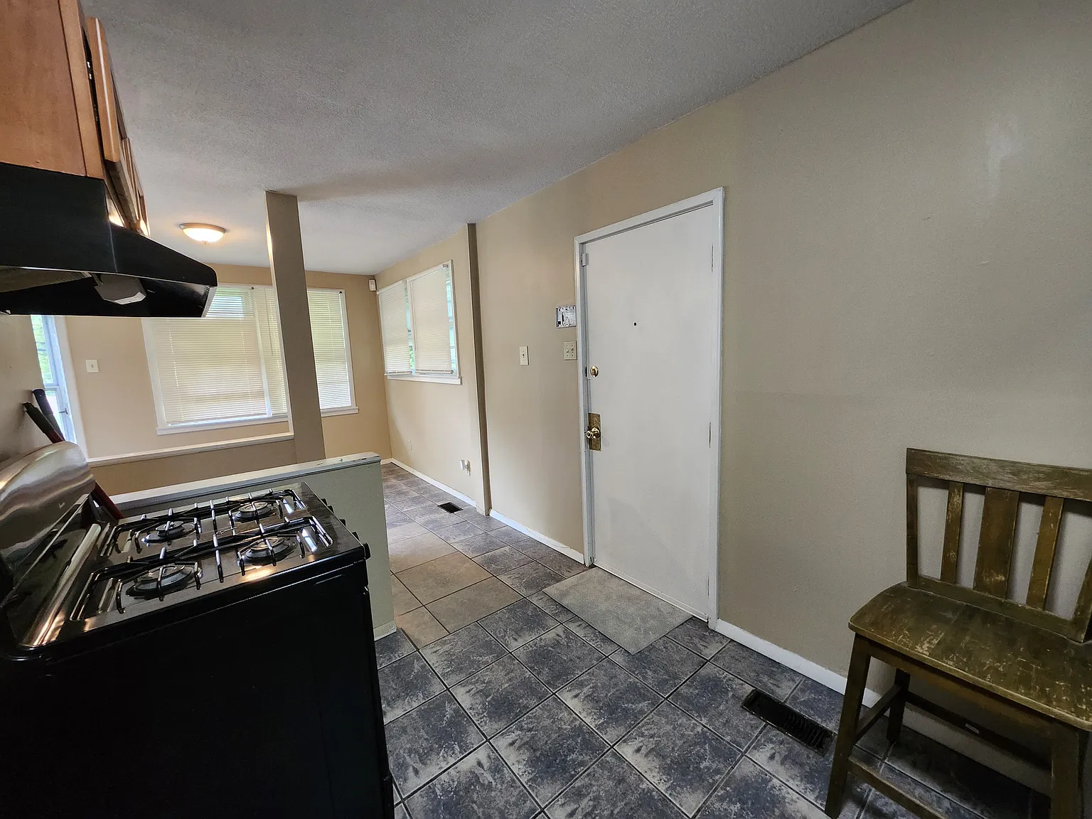 1 bed, 529 sqft, $1,200 — Photo 2