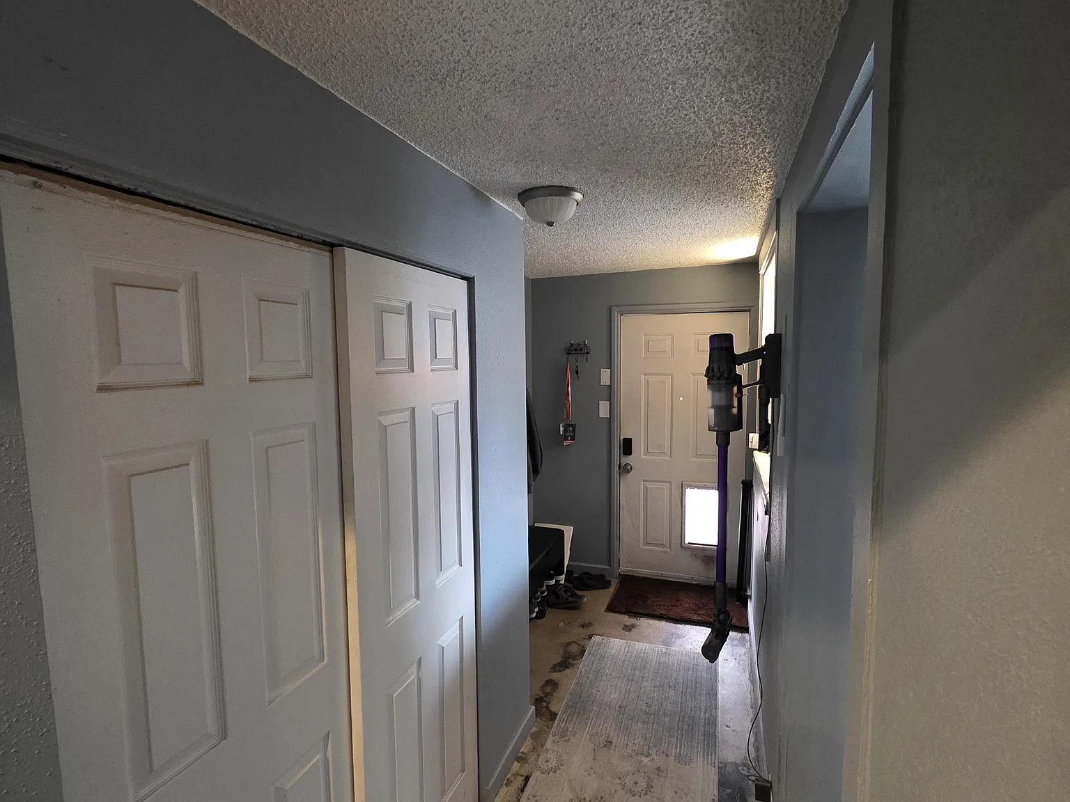 1 bed, 900 sqft, $2,100 — Photo 2