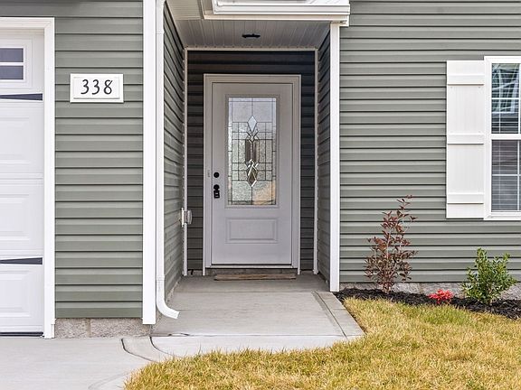 3rd image of 338 Galway Dr
