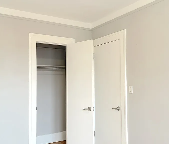 896 Pillette Rd #2 — Photo 21