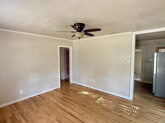 4th image of 5603 Watters Pl