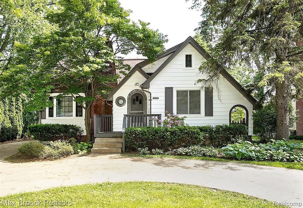 2129 Pontiac Dr, Sylvan Lake, MI 48320 Zillow