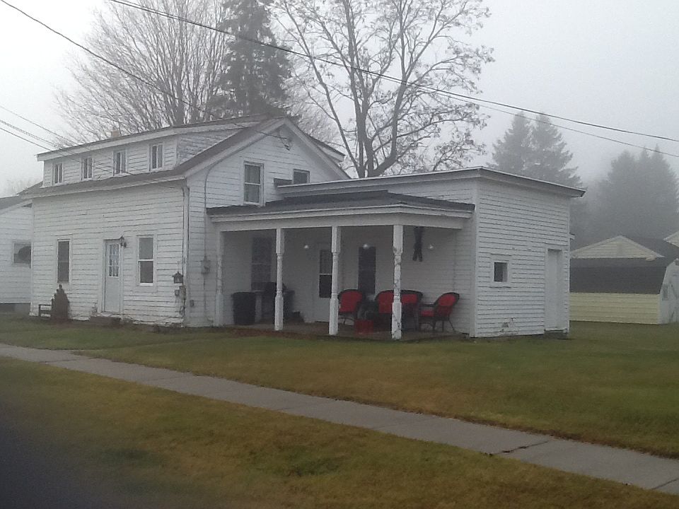 1st image of 22 Oak St