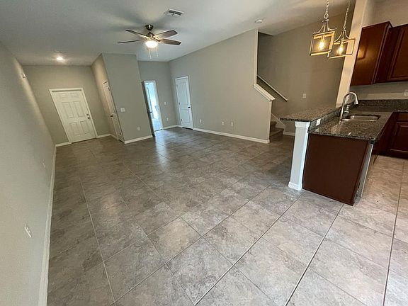 4th image of 9768 Pembrooke Pines Dr