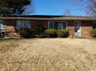 705 Courtesy Ln, Florissant, MO 63033