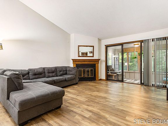 4th image of 528 Cherry Ln #82