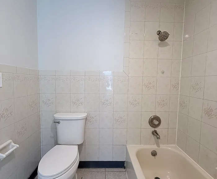 40 Eisenhower Dr — Photo 28
