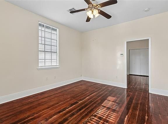 3rd image of 216 Audubon St