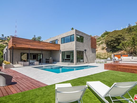 5th image of 8629 Edwin Dr