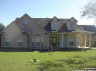 460 Kimberly Dr, Pipe Creek, TX 78063