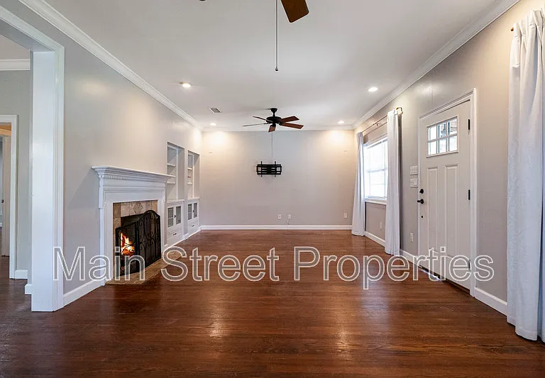 1915 E Avery St — Photo 2