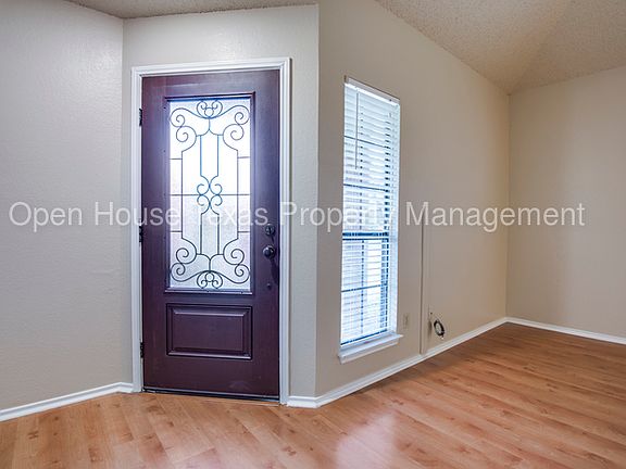 4th image of 1628 San Francisco St