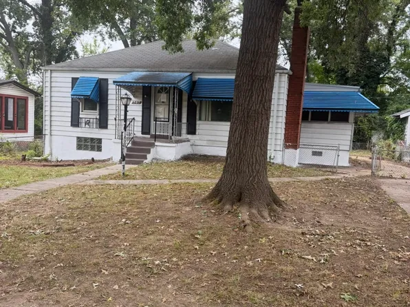 567 Glorose Dr, Saint Louis, MO 63137