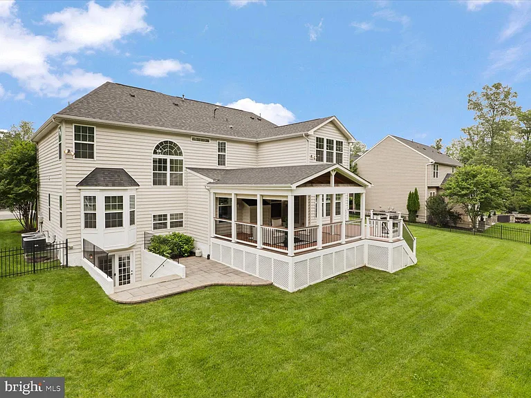 41595 Revival Dr — Photo 29