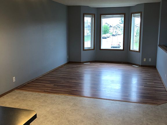 3rd image of 233 Kendrew Dr