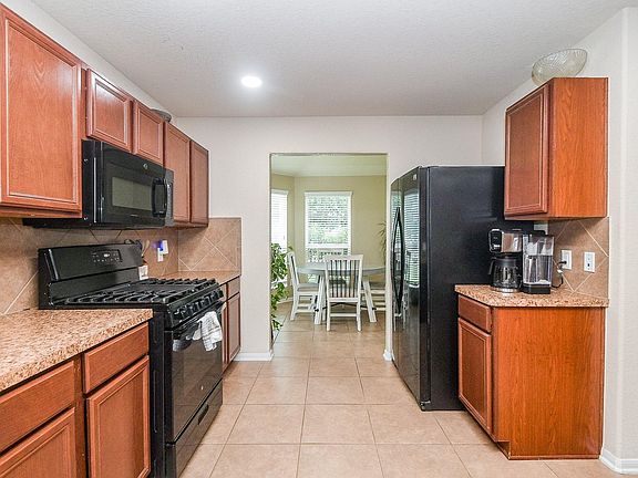 3rd image of 3211 View Valley Trl