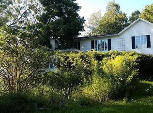 6104 Monks Rd, Canandaigua, NY 14424