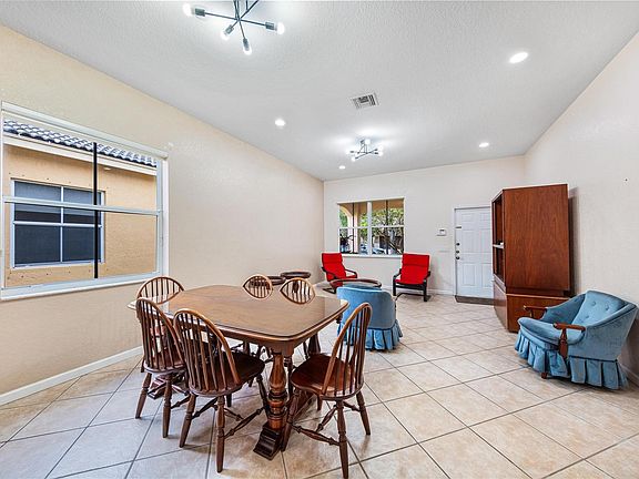 5th image of 887 Nandina Drive
