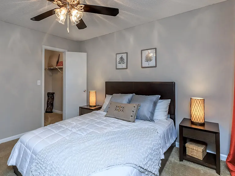 Summerlake Apartments — Photo 17