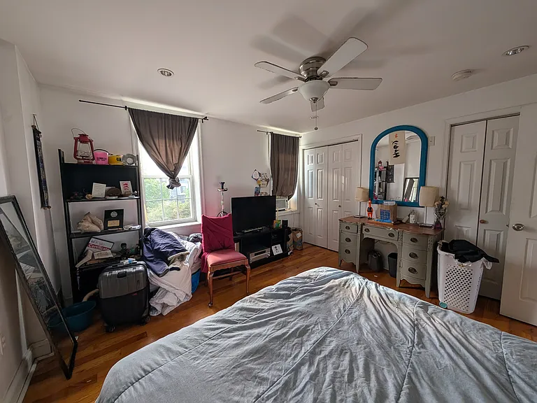 1213 N Leithgow St — Photo 16