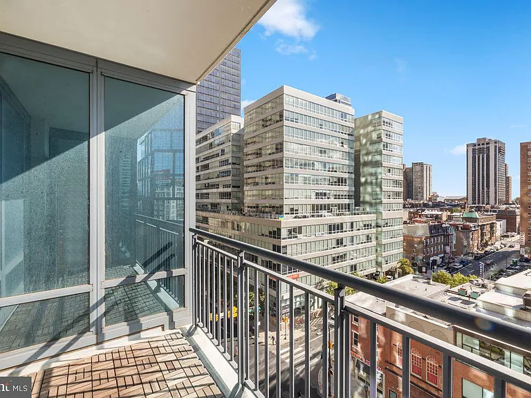 2101 Market St #-704 — Photo 9