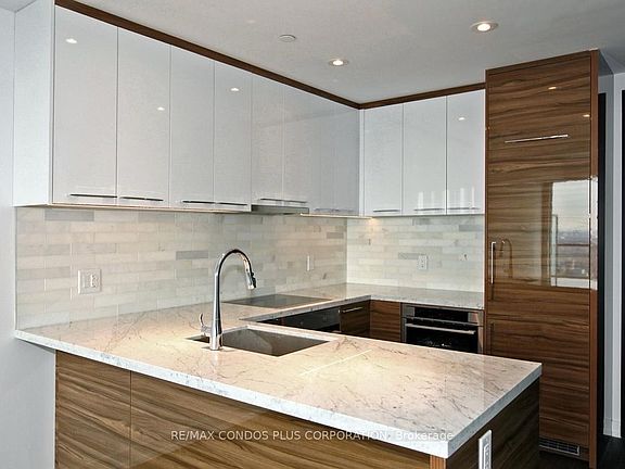 3rd image of 488 University Ave #3811