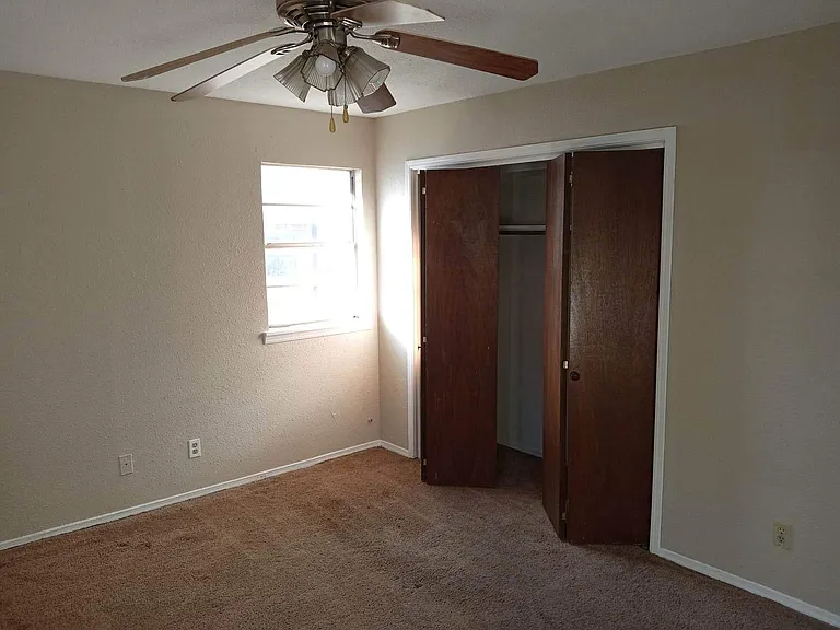 616 Briarwood Ln — Photo 13