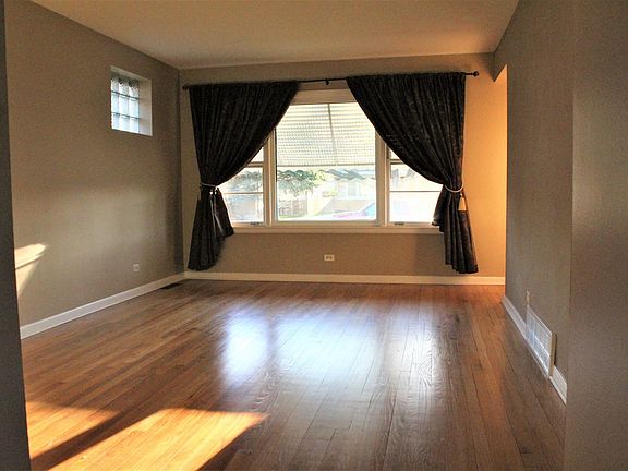 3rd image of 9149 S Clifton Park Ave