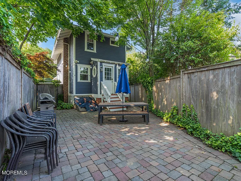 1318 Locust Dr — Photo 33