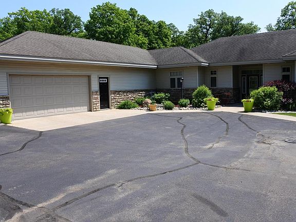 3rd image of 25550 River Hills Ln