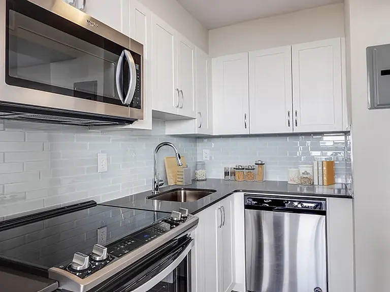 80 Wellesley St E #303 — Photo 2
