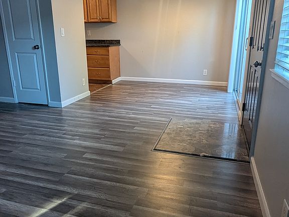 4th image of 327 San Petra Ct