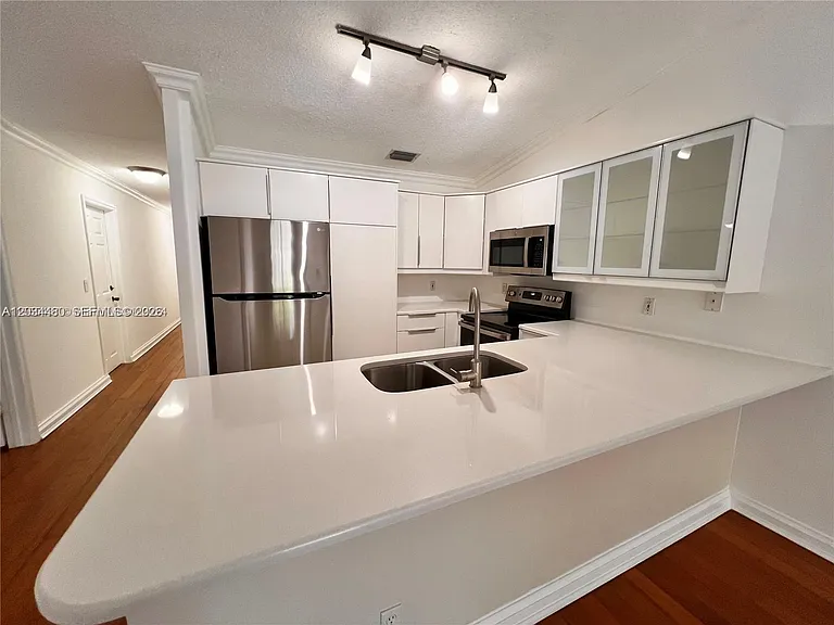 11281 SW 18th Ct #11281 — Photo 2